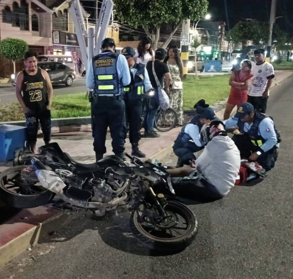 SERENOS AUXILIAN A MOTOCICLISTA HERIDO EN ACCIDENTE